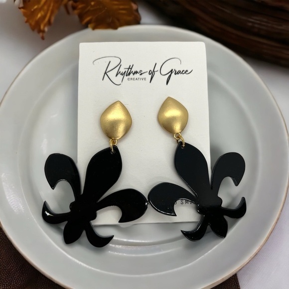 Fleur-tastic Oversized Earrings: Rock Your Louisiana Spirit in Style! NWT - Picture 2 of 10